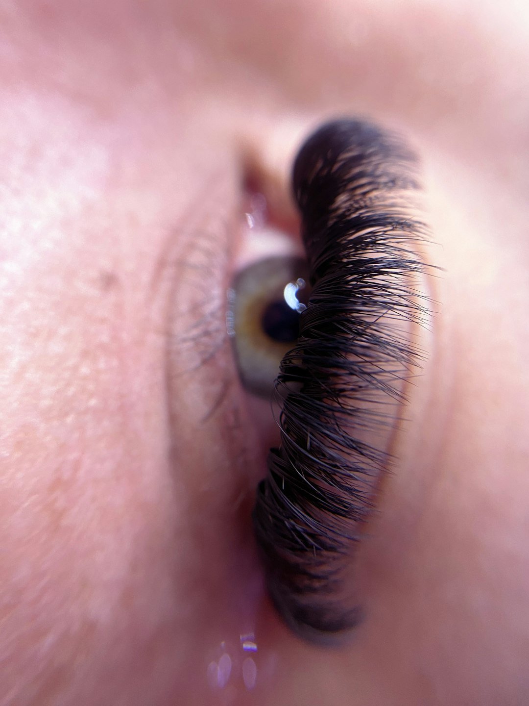 Pose de faux cils
